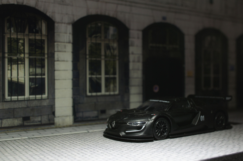 Illustration for article titled French Friday Face2Face: Dark Vador, Votre voiture est prête!